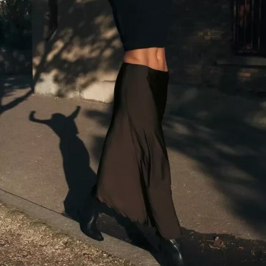 Wholesale of black rice colorful silk satin texture skirts for Europe and America in spring 2024. Long skirt in 32 colors, smooth and flowing Wholesale of black rice colorful silk satin texture skirts for Europe and America in spring 2024. Long skirt in 32 colors, smooth and flowing