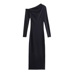Amazon's new winter women's dress with a European and American style, featuring a slanted neck, long sleeves, high waist and mid-length asymmetrical design