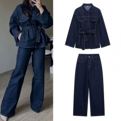 A casual suit for women with visible thread decoration, a belt, flap decoration, long-sleeved lapels, loose shirt, jacket, straight-leg trousers and casual wear