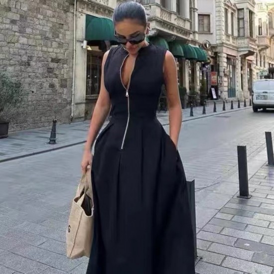 A new women's dress with a European and American style and French design, featuring a round neck, sleeveless and cinched waist, exudes a commuting charm A new women's dress with a European and American style and French design, featuring a round neck, sleeveless and cinched waist, exudes a commuting charm